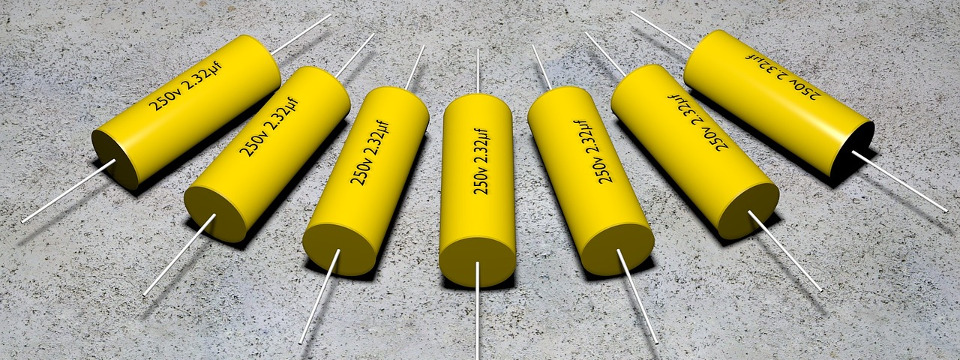 condensatore colore giallo 250v 2.32 nanof